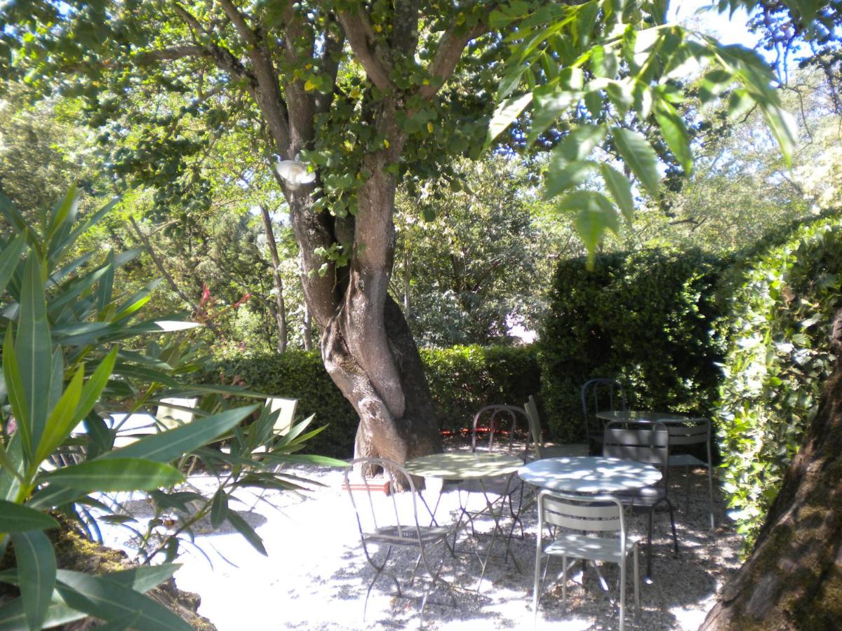 Jardin de l'établissement Logis Hôtel Château De Palaja