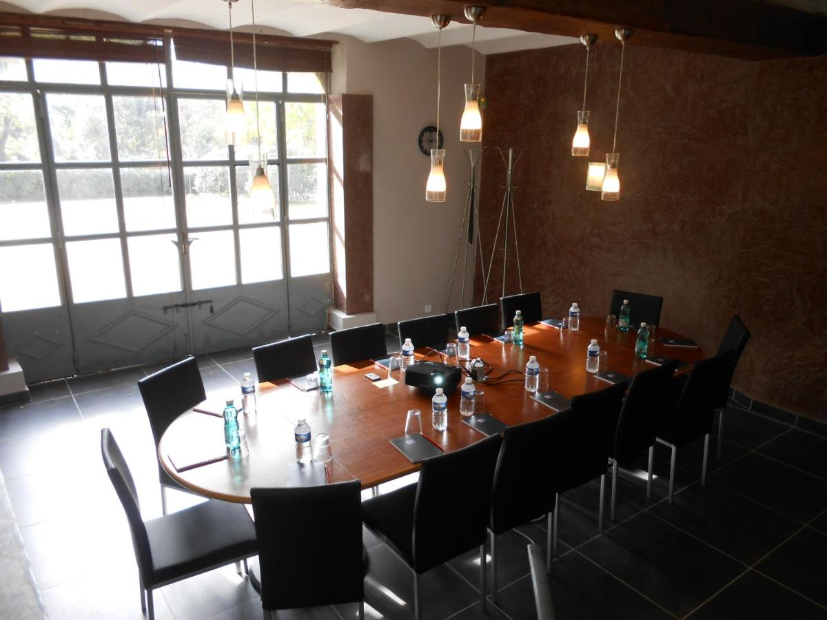 Restaurant ou autre lieu de restauration dans l'établissement Logis Hôtel Château De Palaja