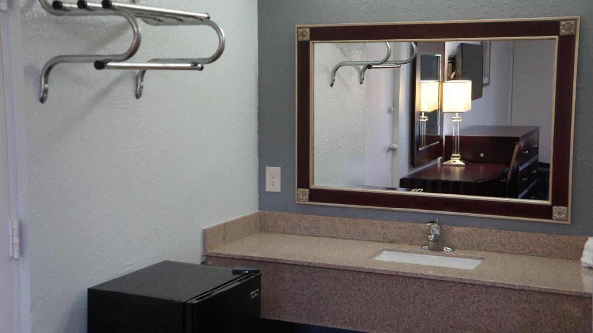 Riverview Inn - Housity
