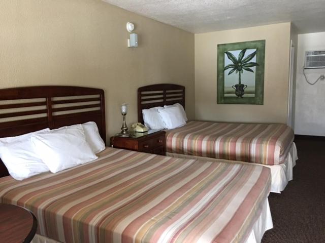Dinner Bell Motel - Housity