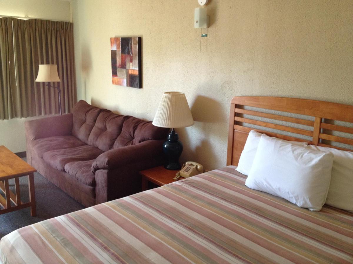 Dinner Bell Motel - Housity