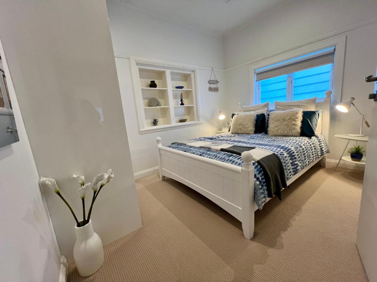 Manly Beach Retreat with free onsite parking - Housity