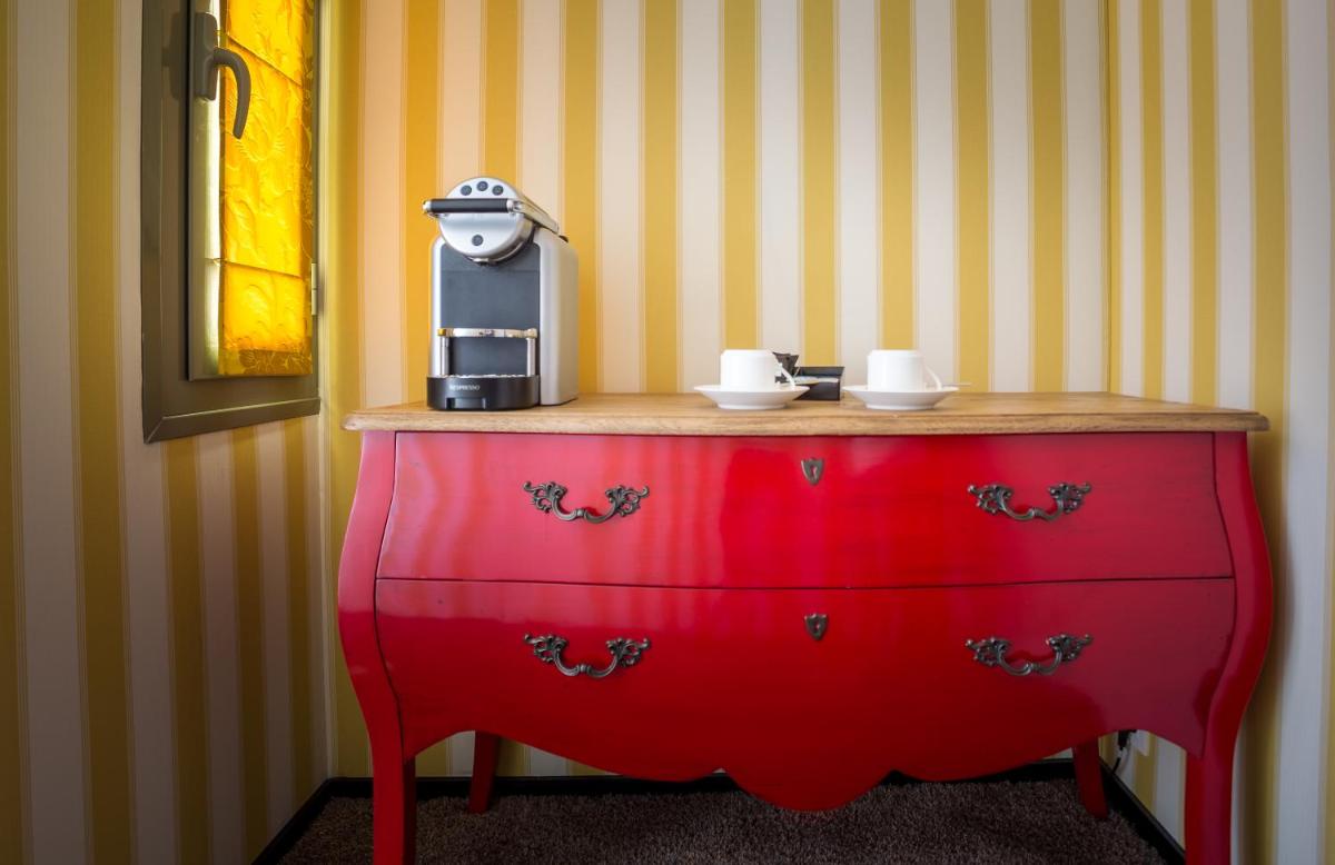 Plateau bouilloire dans l'établissement Hotel L’Antoine