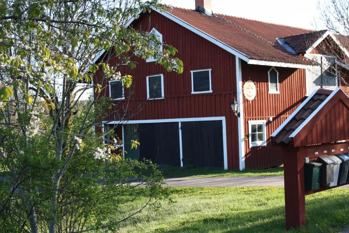 Ladugårdens Pub & Sal - Housity