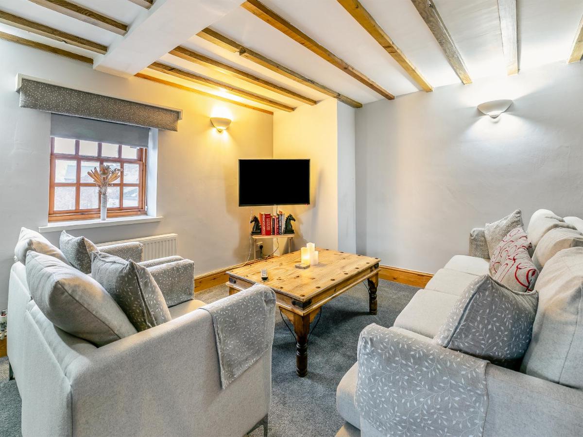 Apartment Two - Uk41162 - Housity