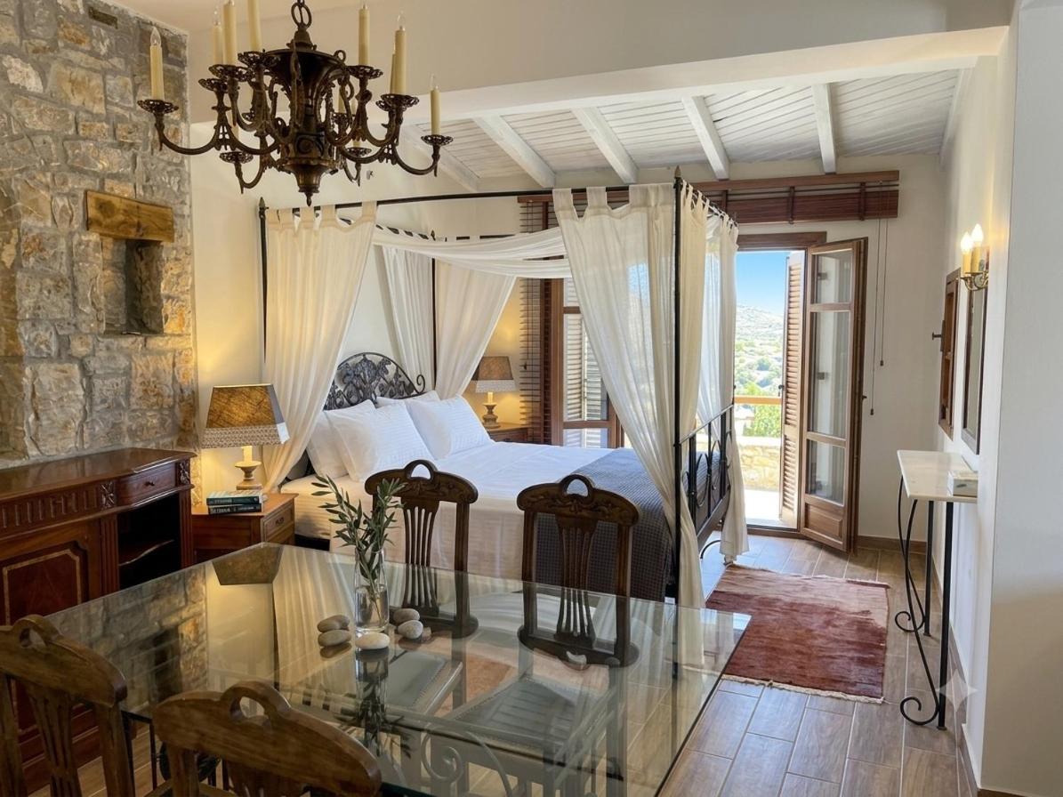 ZenTerra Country house with prive swimming pool and view - Housity