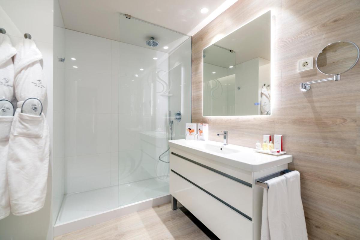 Un baño de Sallés Hotel Pere IV