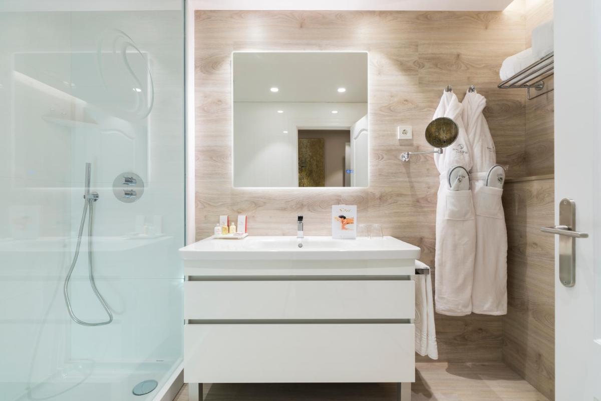 Un baño de Sallés Hotel Pere IV