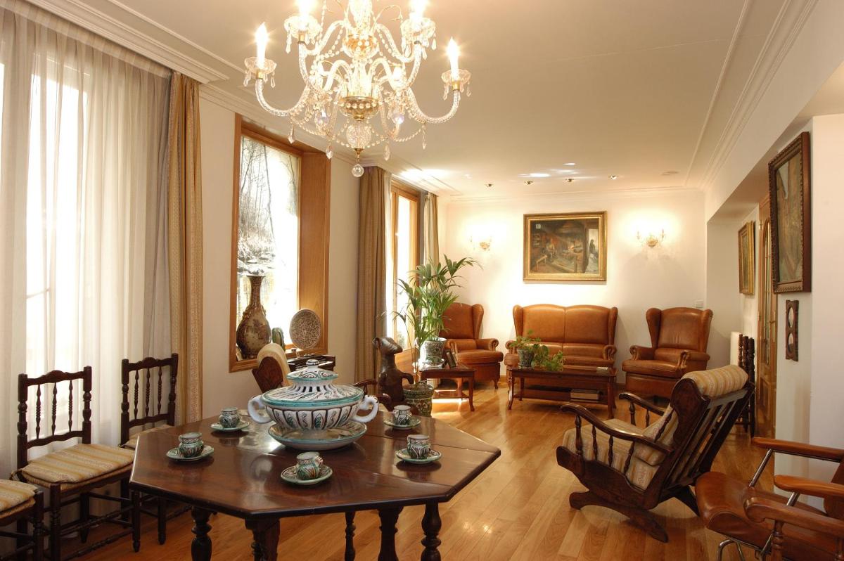 Hostal Aragón - Housity