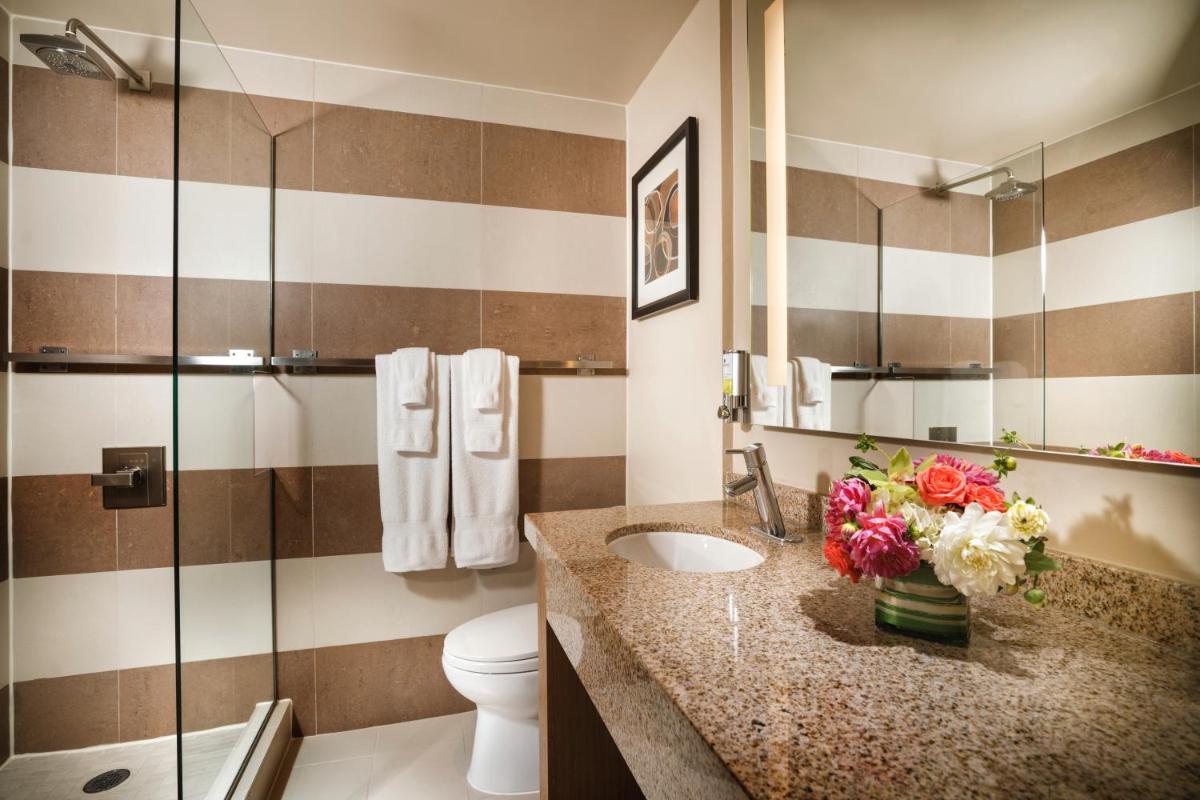 Staypineapple, Hotel Rose, Downtown Portland - Housity