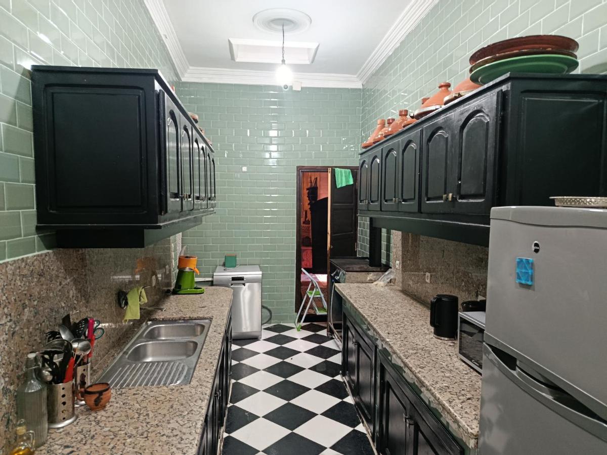 Riad Nabila - Housity