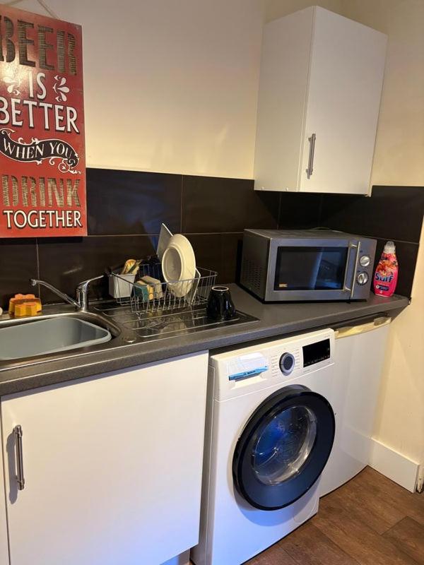 The Lobster Pots - Retford - Housity