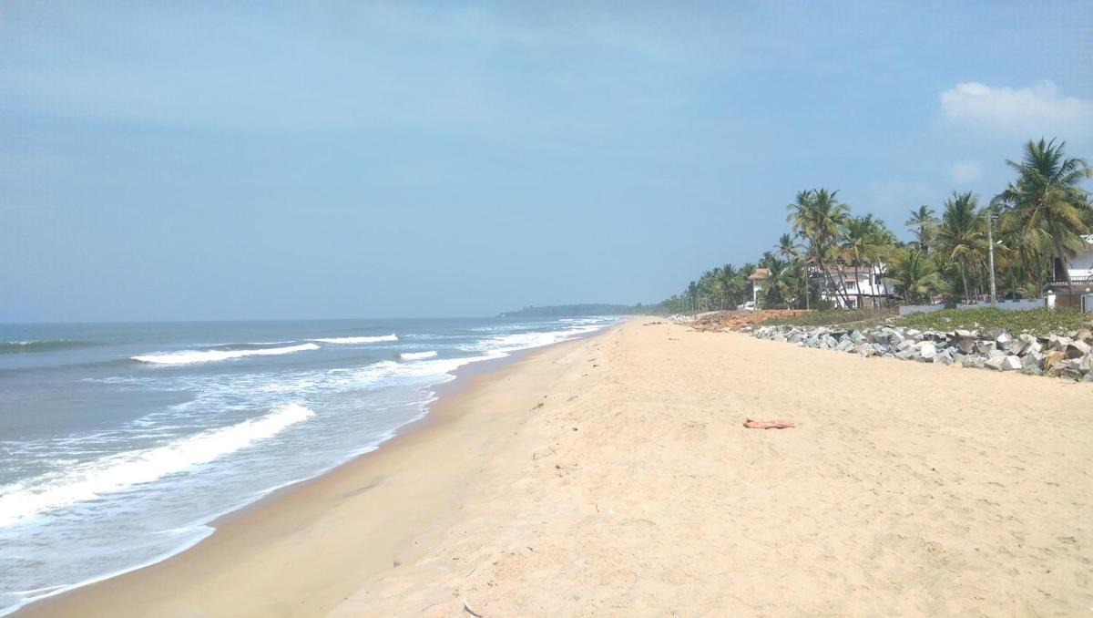 Sun n Tan Beach Home stay - Housity