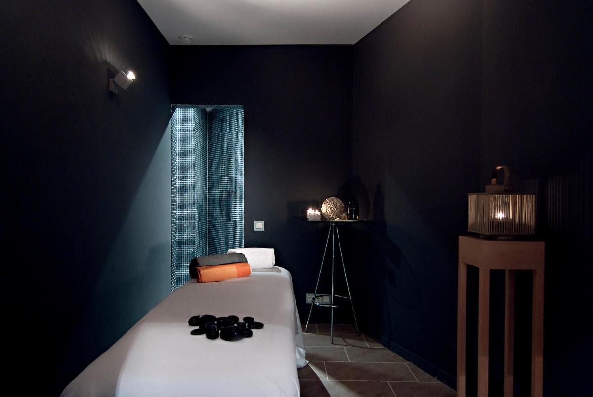 Cama o camas de una habitación en Axel Hotel Barcelona - Adults Only