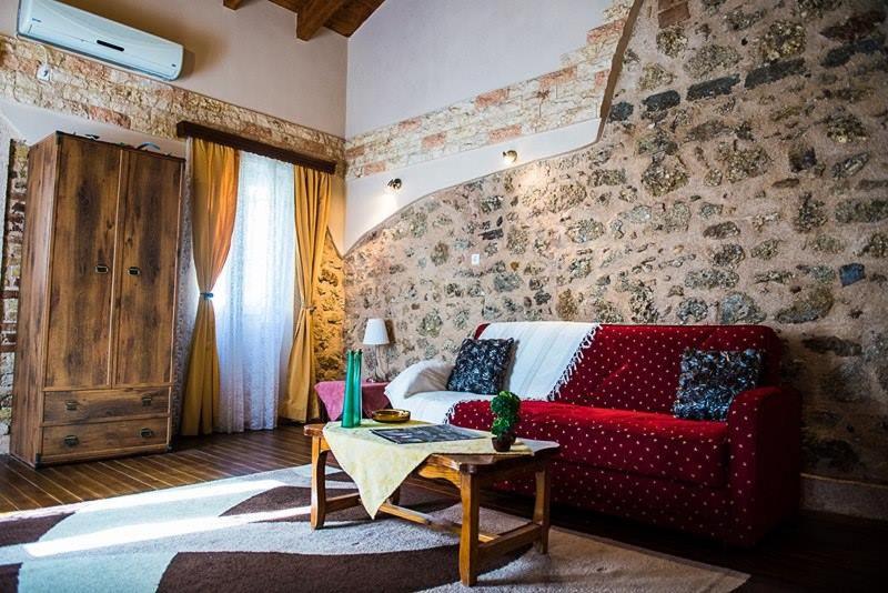 Jason's Stone House - Housity