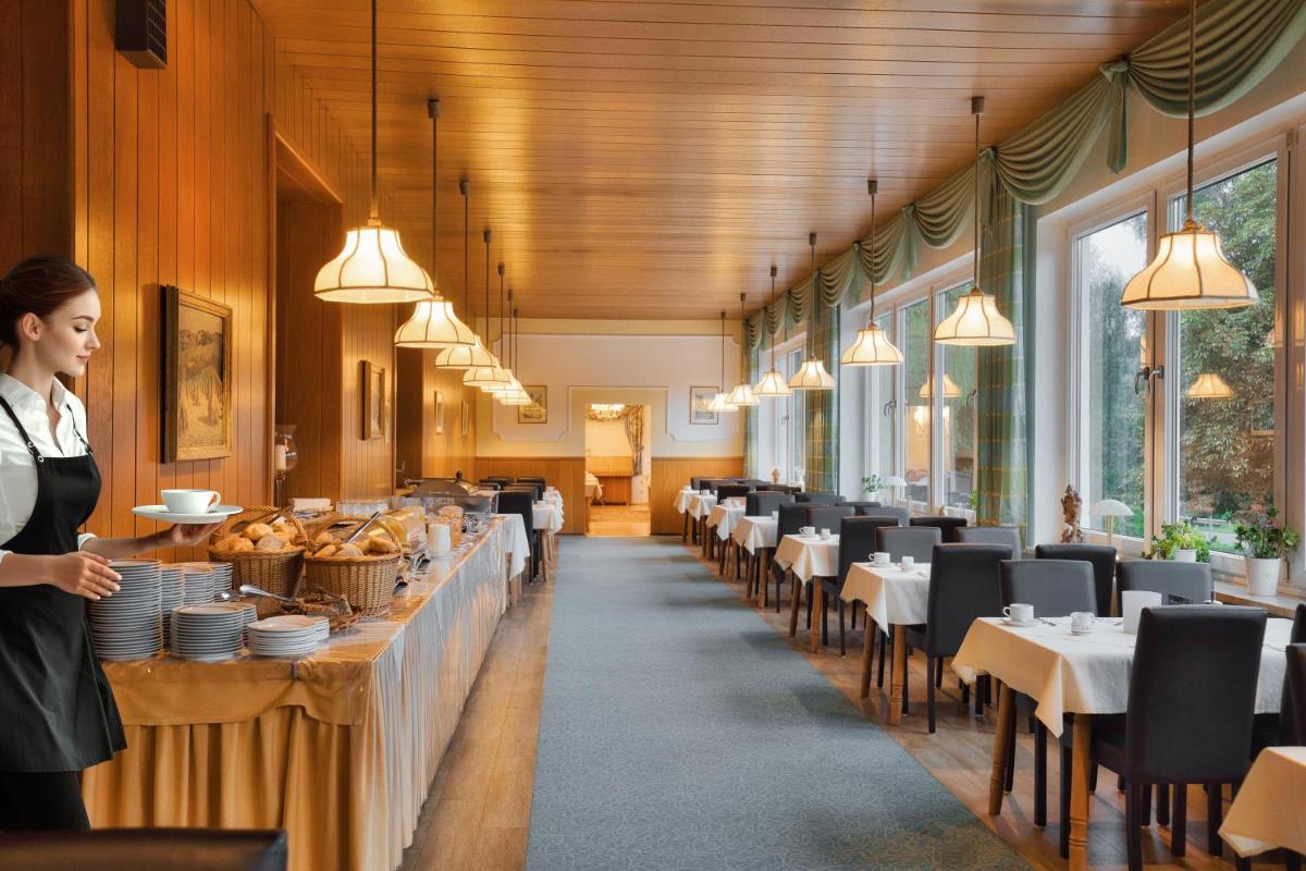 Hotel zum Hirschen - Housity