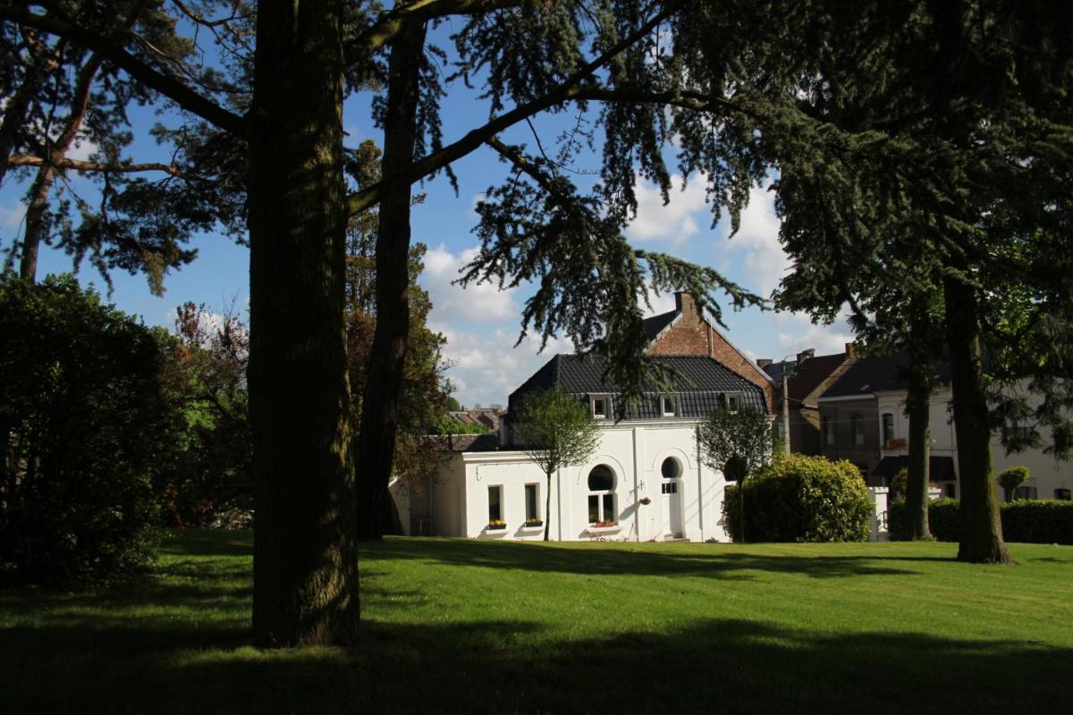 Gîte de la Conciergerie du Cheval Blanc - Housity