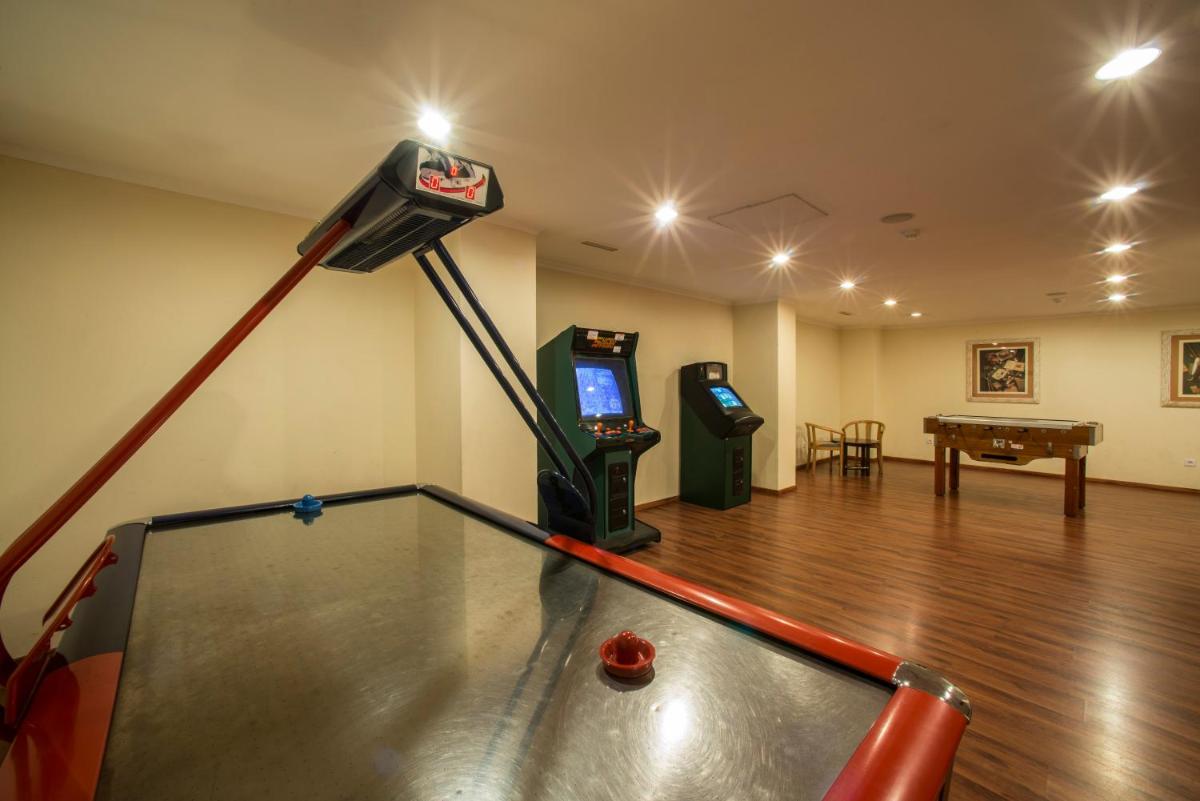 A sala de jogos em Vila Gale Ampalius