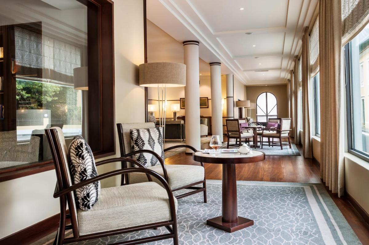 Uma área de estar em Terra Nostra Garden Hotel
