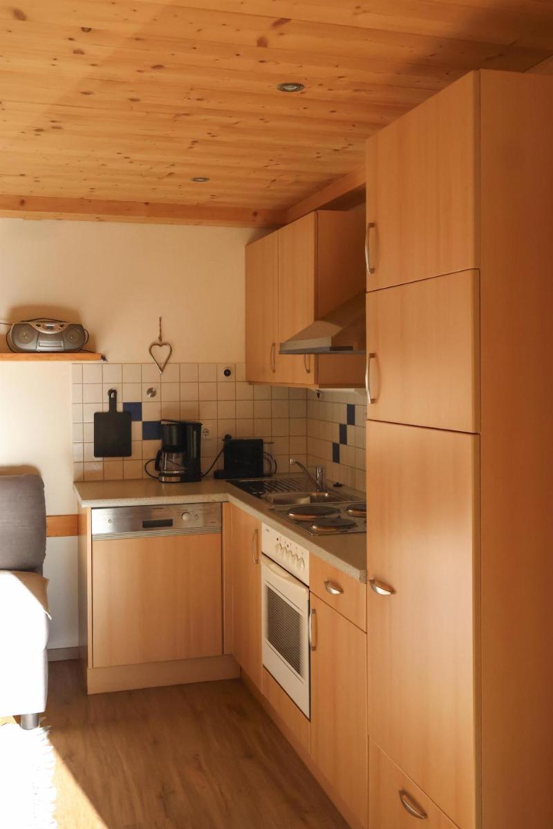 Pfeifer Birgitt - Housity