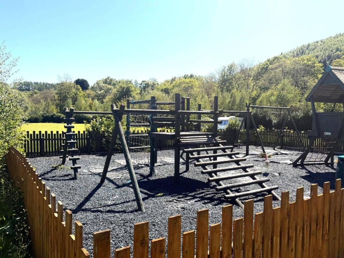 Glamping Hut - Riverview 3 - Housity