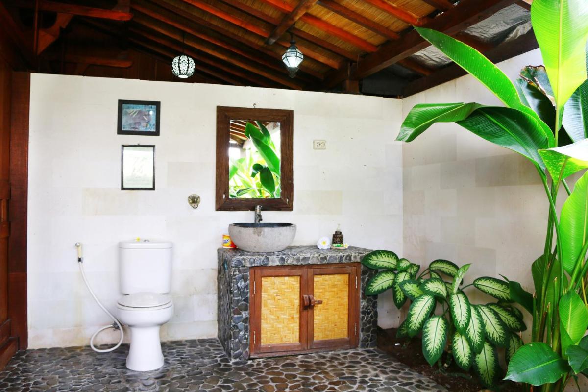 Lovina Beachhouse Villas - Housity