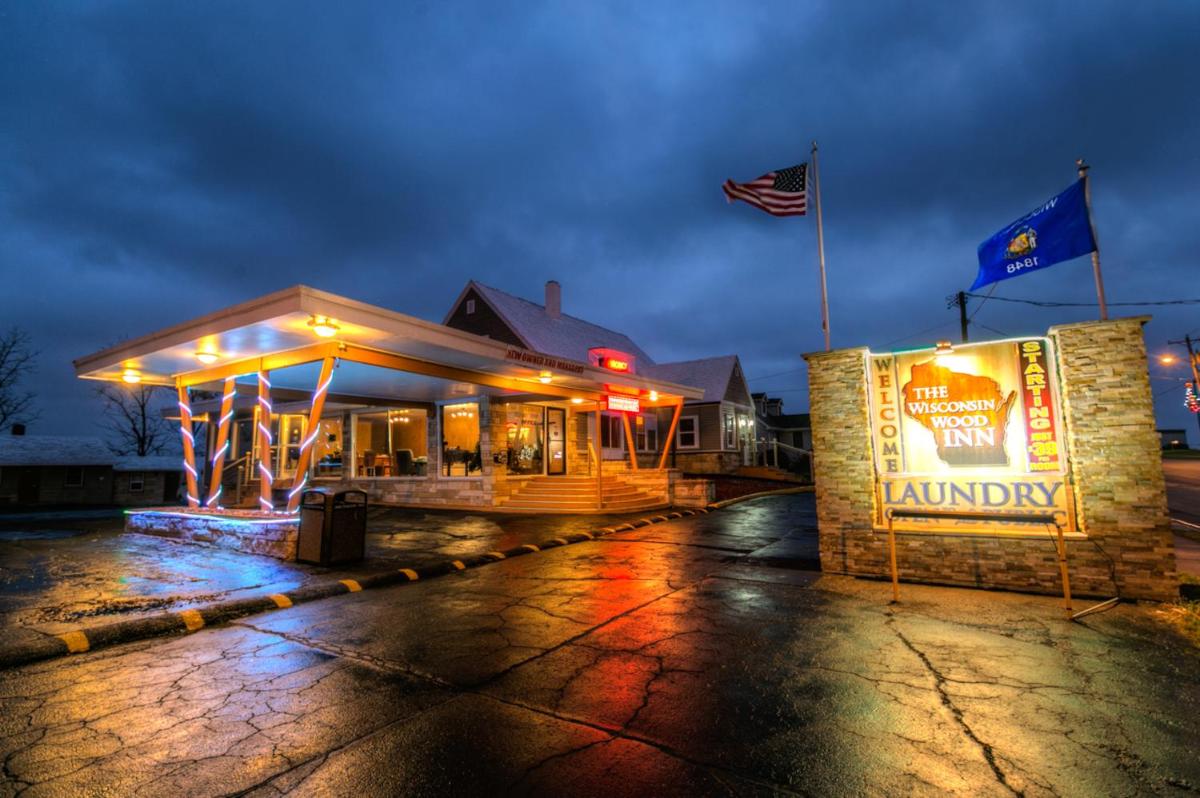 The Wisconsin Wood Inn - Housity