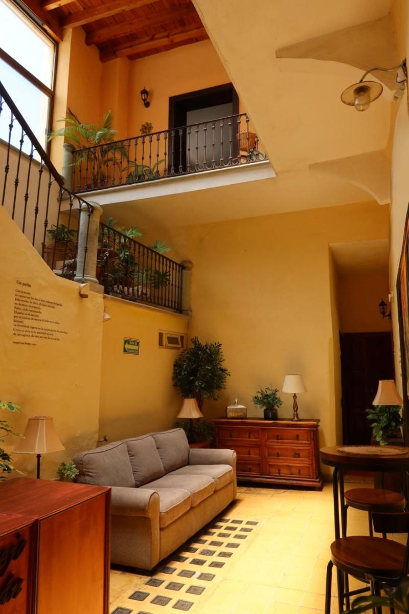 El Viejo Zaguan by Lunian - Housity