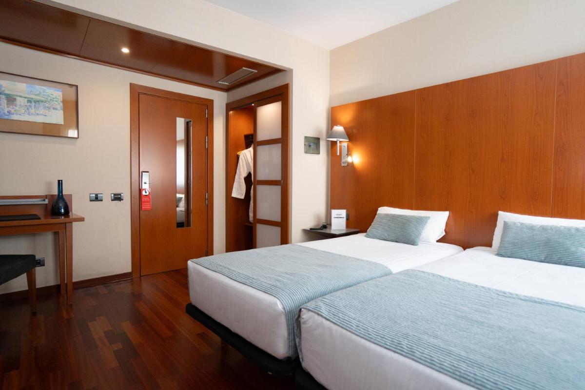 Hotel Ciutat Martorell - Housity