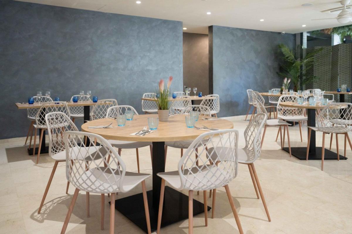 Hotel Ciutat Martorell - Housity