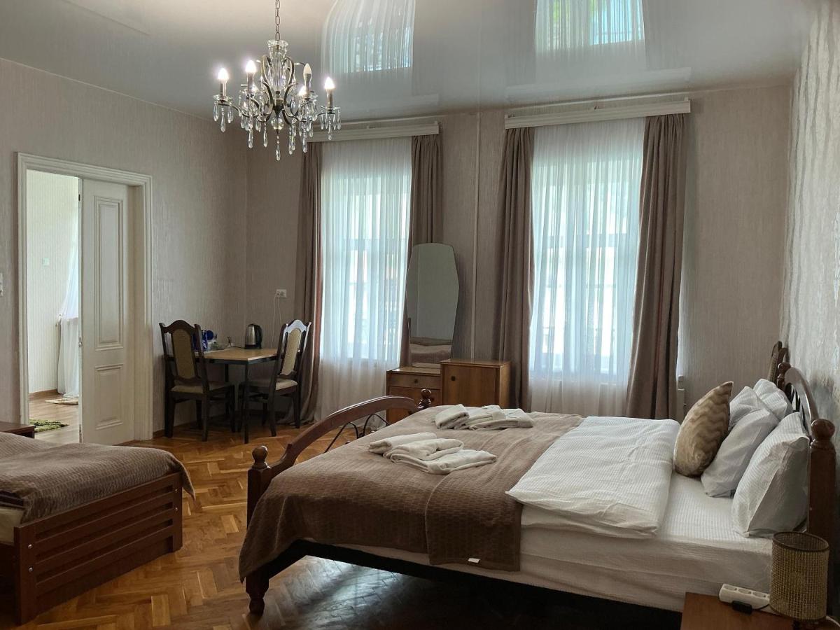 Blue Guesthouse - Housity
