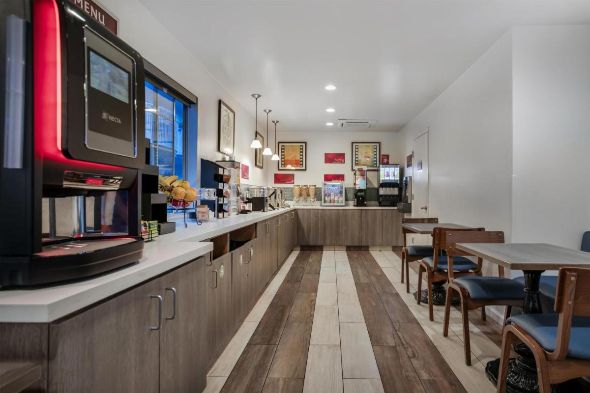Best Western Plus Riviera - Housity
