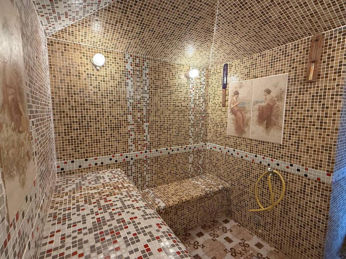 La Badea Mircea - Housity