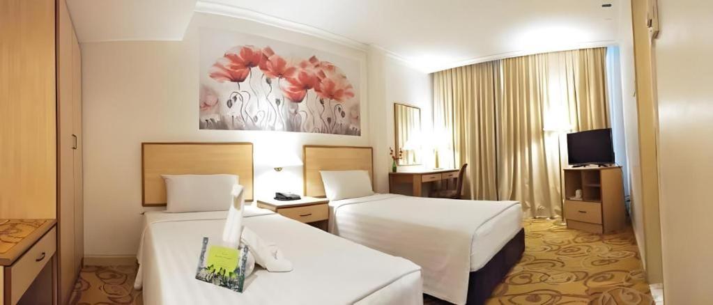 The Orchid Hotel - Housity