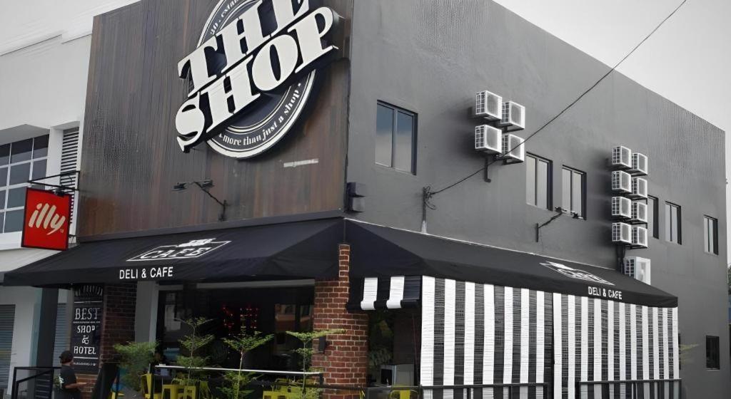 The Shop Hotel - Housity