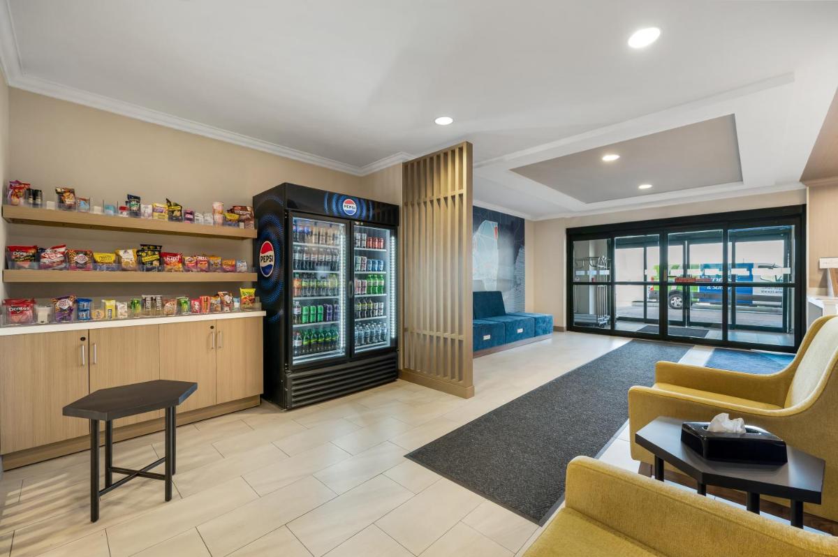 Holiday Inn Express & Suites Buffalo Airport, NY - Housity