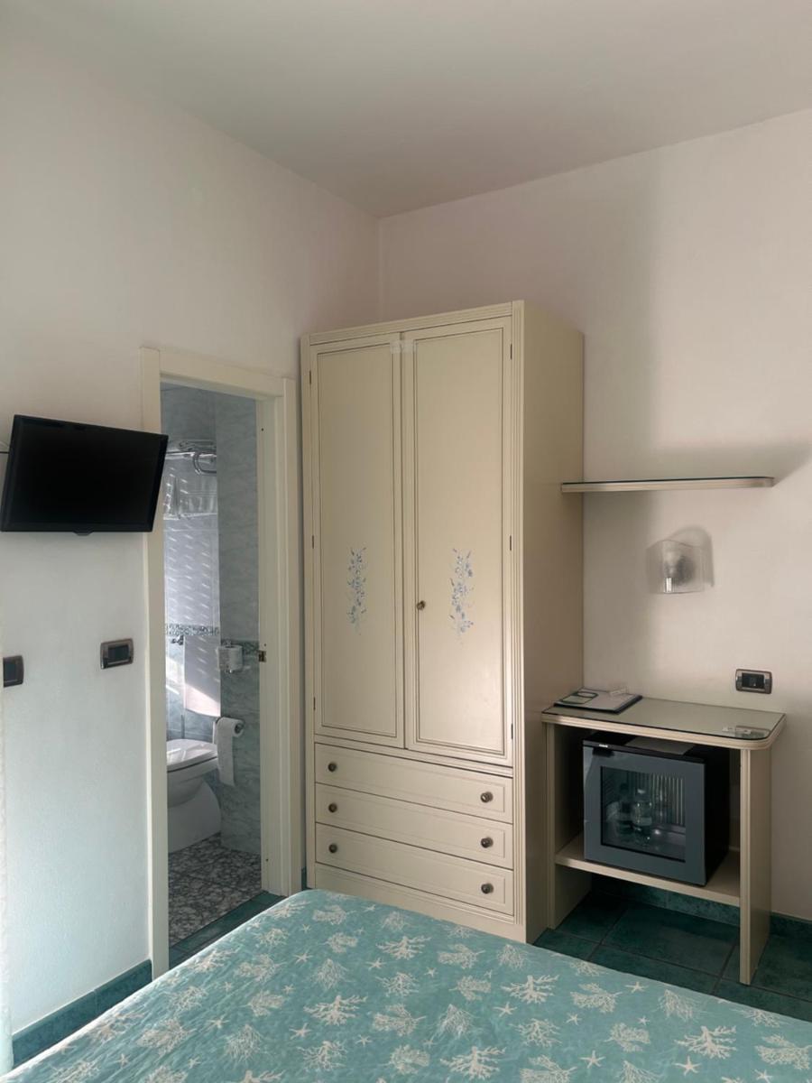 Hotel Riviera - Housity