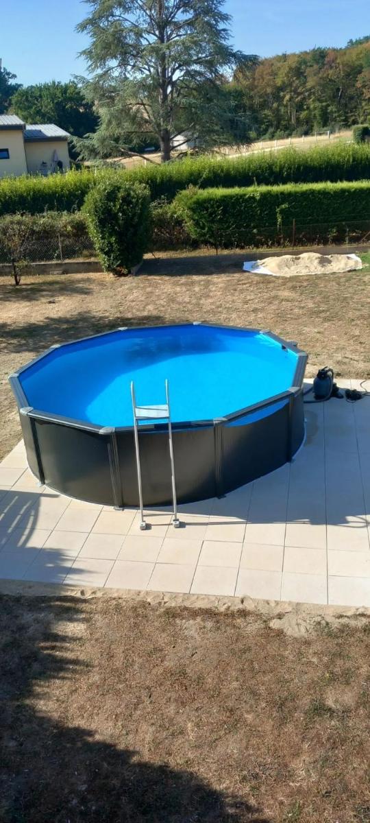 Maison Cosy avec Terrasse à Vallenay - Housity