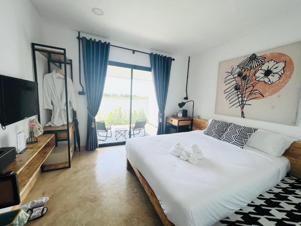 Penguin Villa Resort & Bistro - Housity