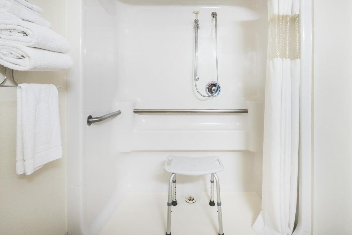 Super 8 by Wyndham Harlingen TX - Housity