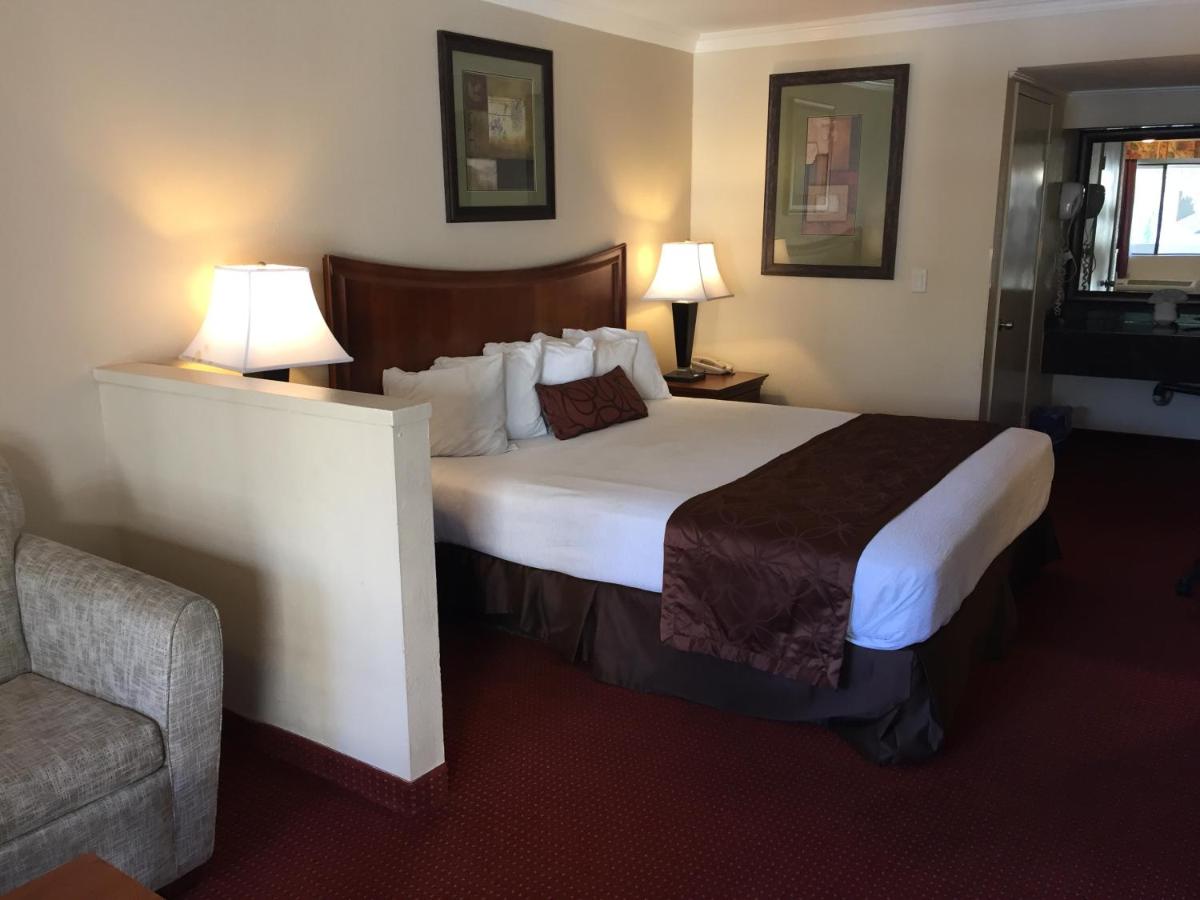 Chula Vista Inn - Housity