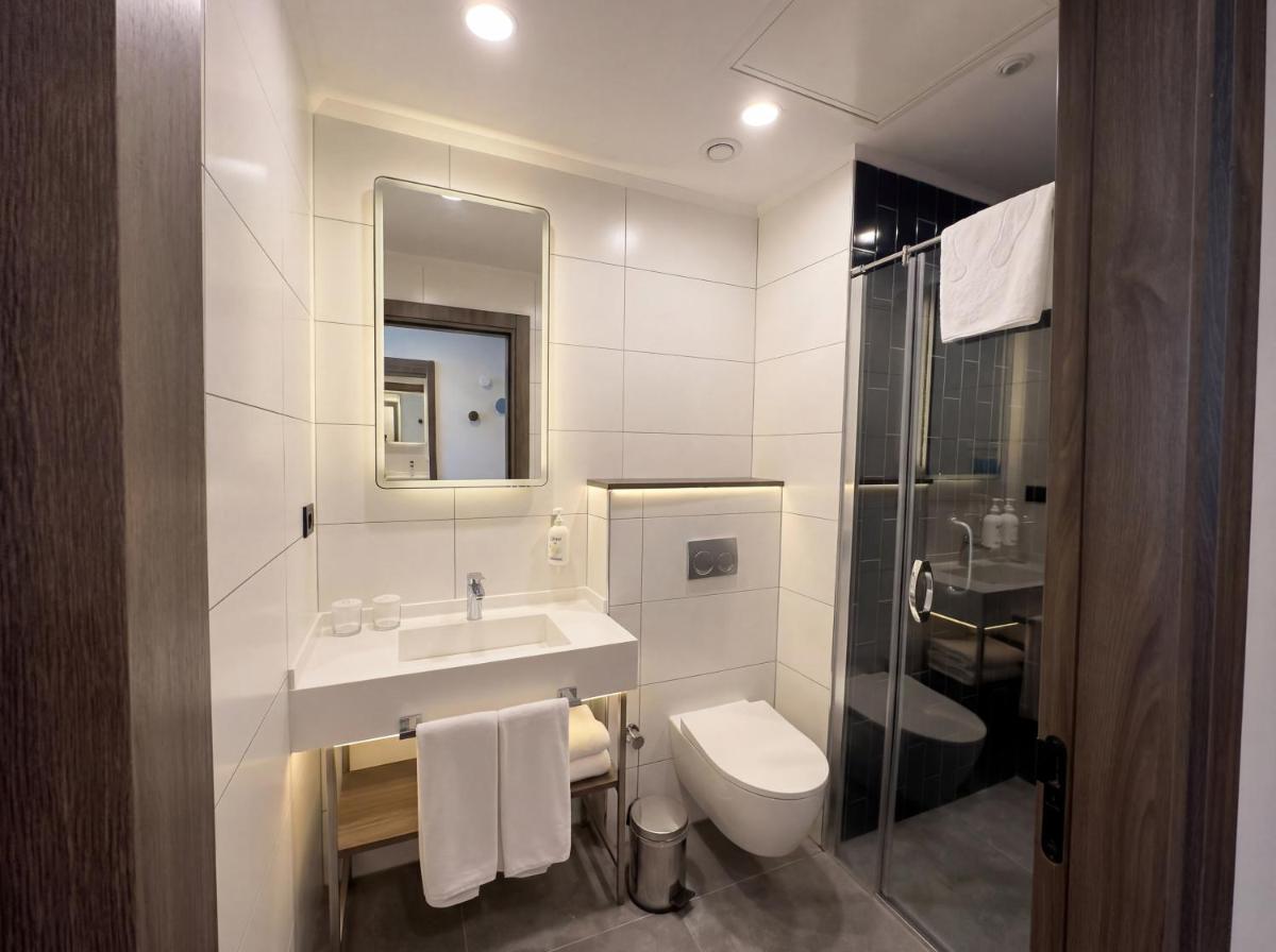 Holiday Inn Express Istanbul - Airport Arnavutkoy by IHG - Housity