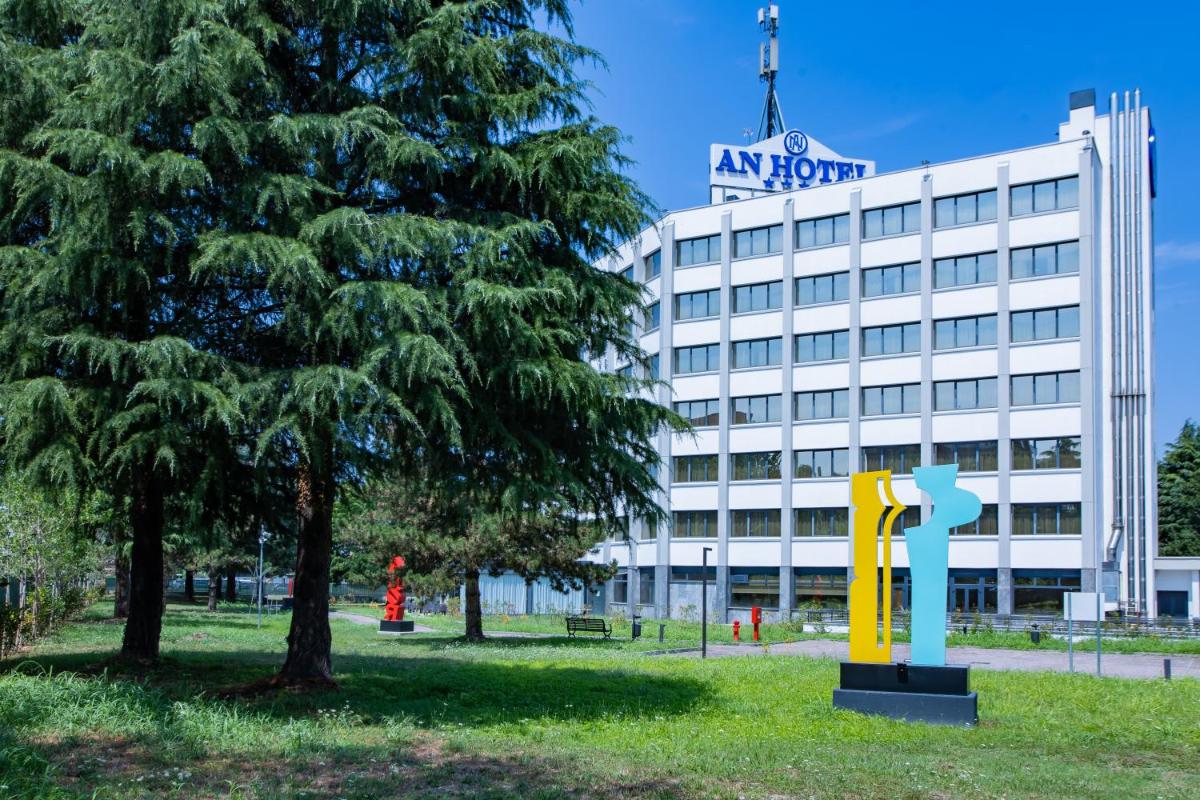 AN Hotel Milano San Donato - Housity