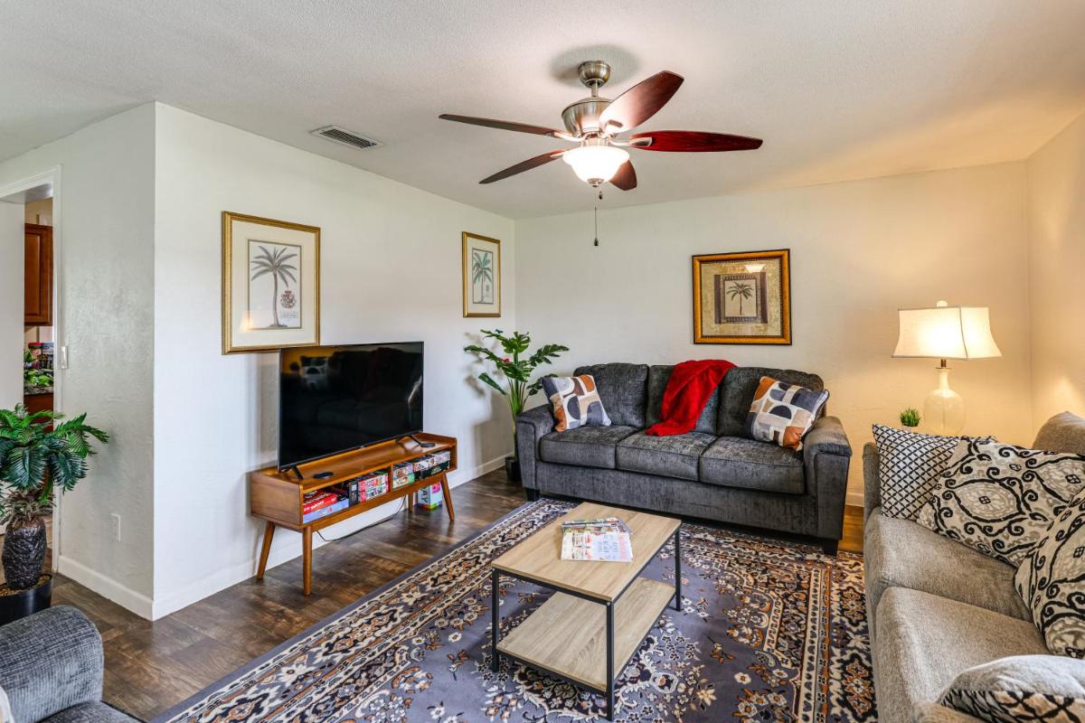 Deltona Lake House, Day Trip to Disney and Universal - Housity