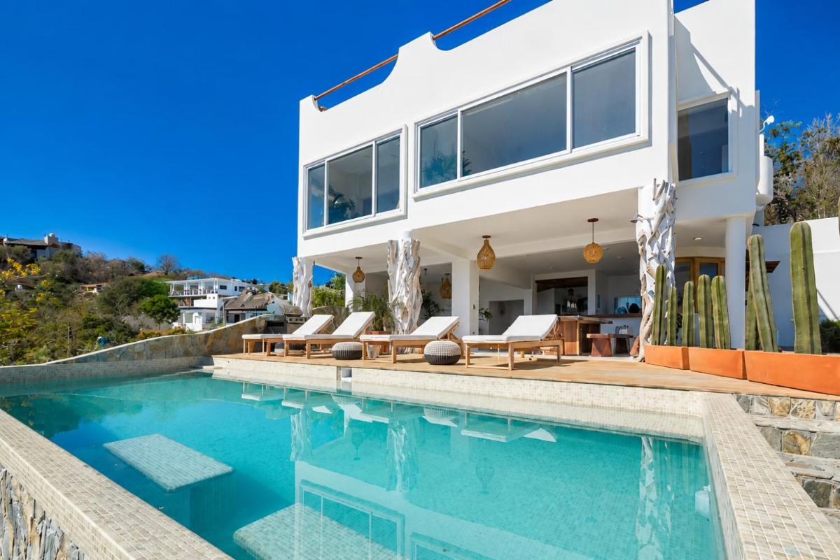 Casa Roni by Xeno - Housity