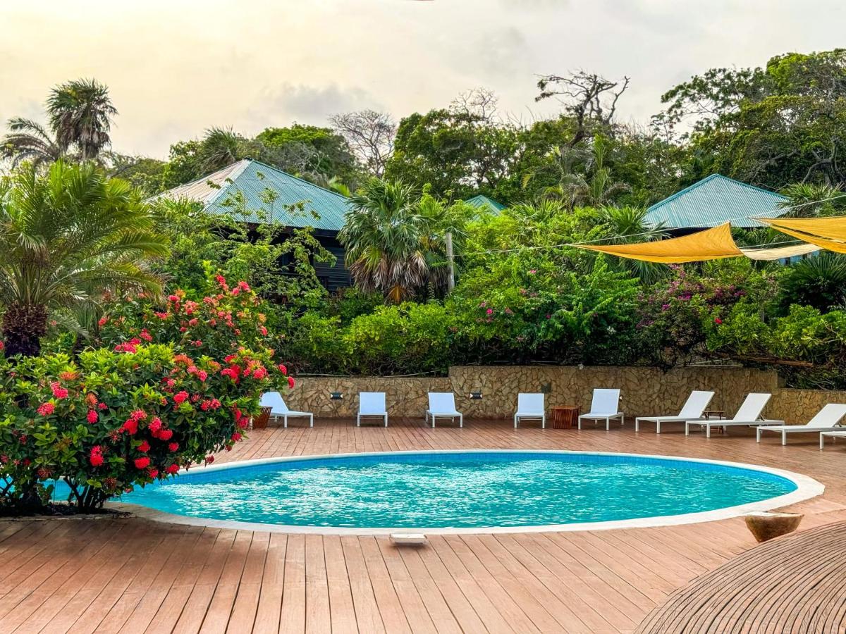 Hotel Roatán Media Luna Resort, Affiliated by Meliá - Housity
