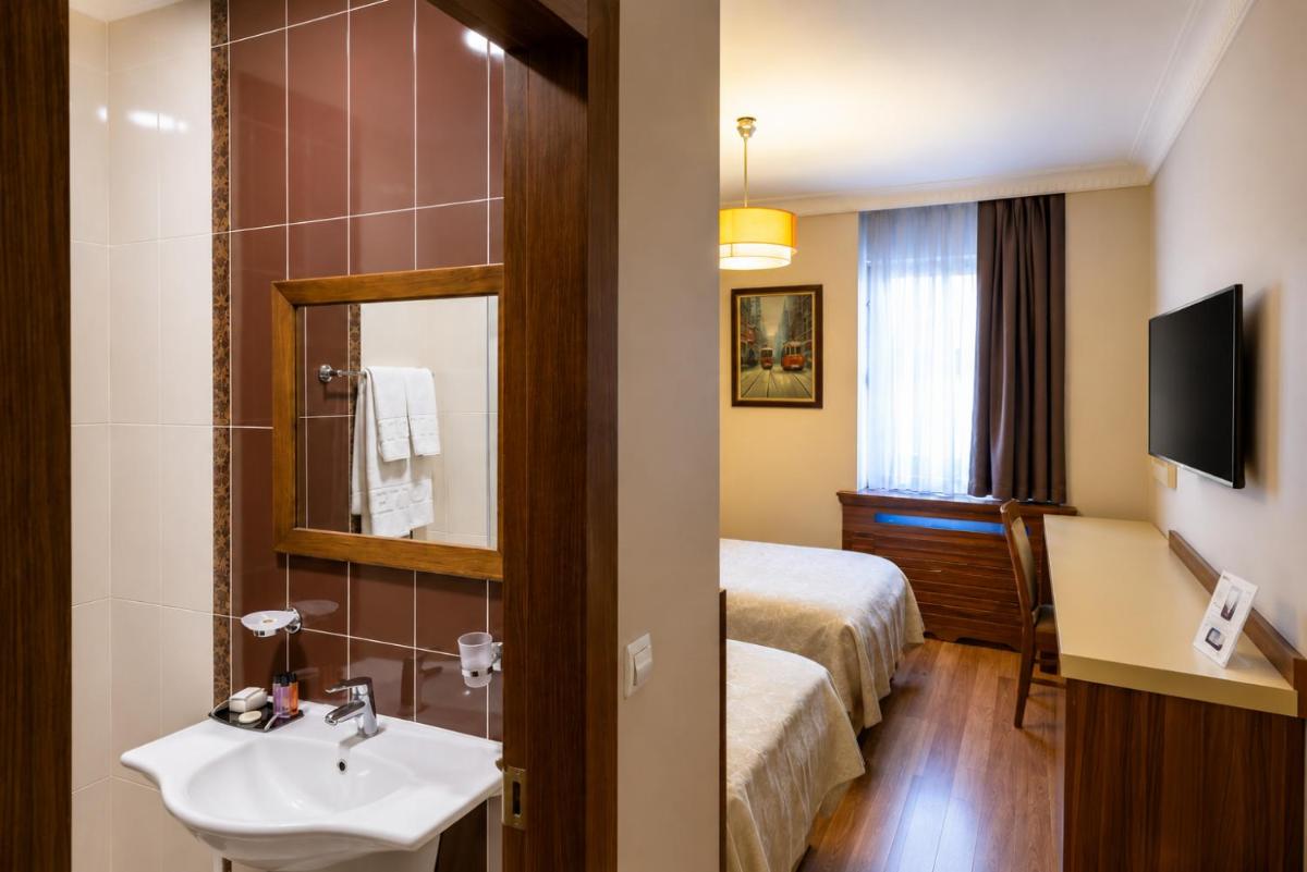 My Rose Hotel - Housity