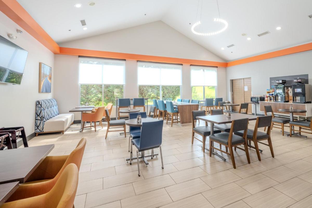 Holiday Inn Express Hotel & Suites Christiansburg by IHG - Housity