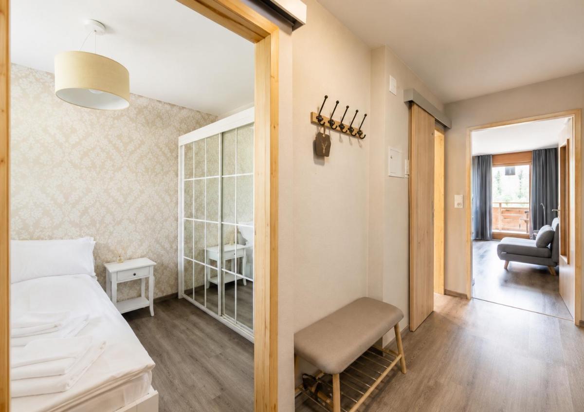 LAAX Central Holiday Apartment with Pool & Sauna - Housity