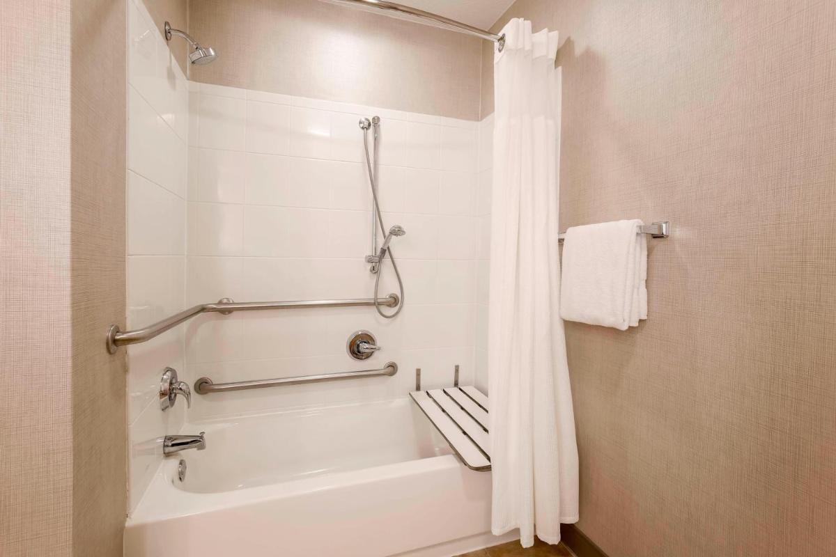 Residence Inn Boston North Shore/Danvers - Housity
